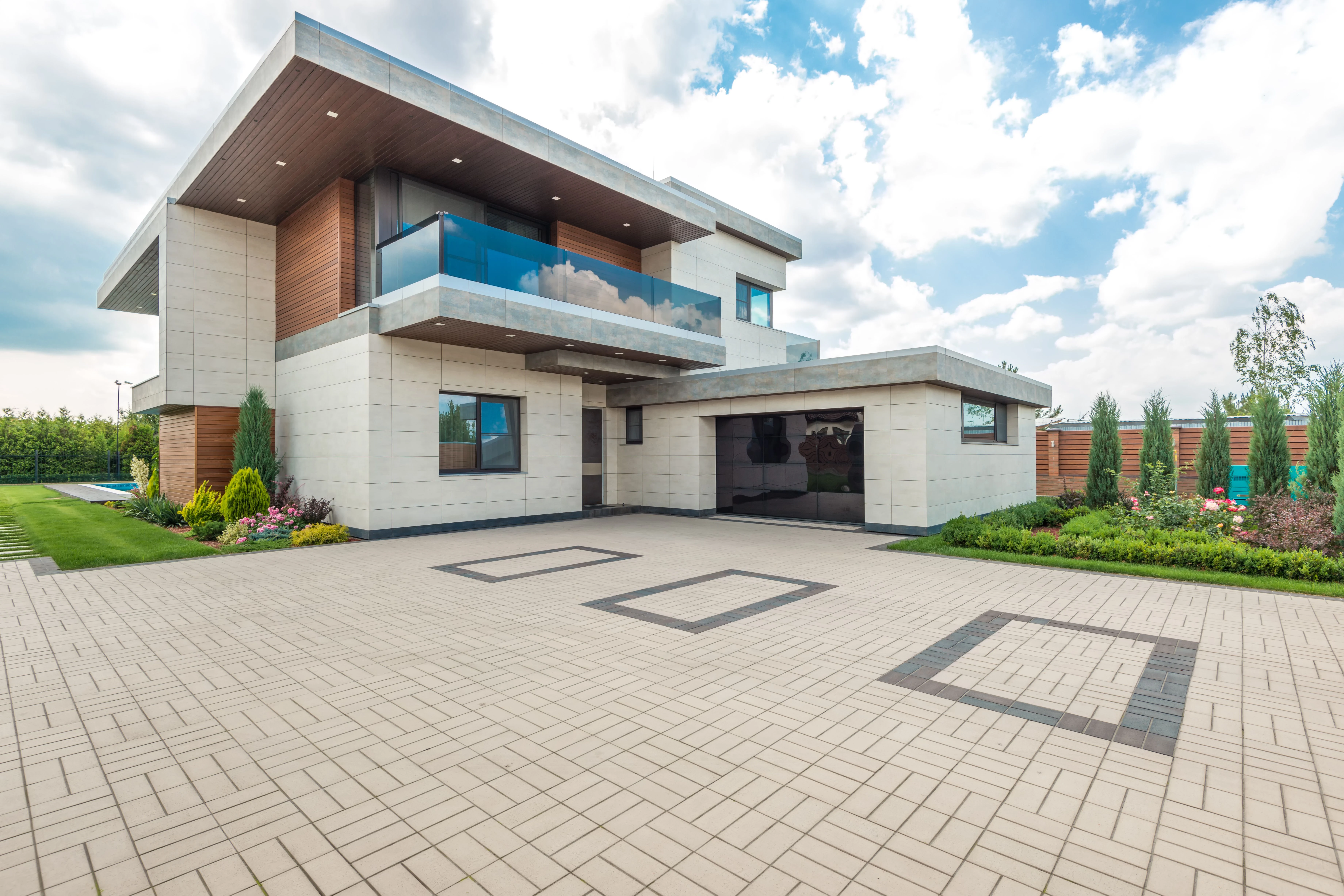 Residential garage door in Corinth